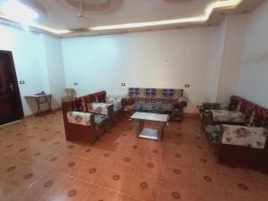 Aswan City Center Guest House的休息区