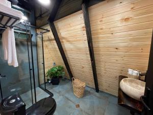 Bilik mandi di A-Frame Rest-Art