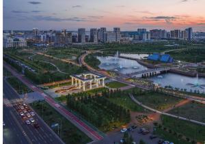 Nespecifikovaný výhled na destinaci Astana nebo výhled na město při pohledu z apartmánu