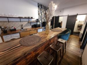 Η κουζίνα ή μικρή κουζίνα στο Prestigieuse Résidence ST MARIE - Appt 2 Chambres - N 20