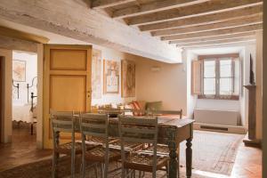 A seating area at Wp Relais Renaissance Retreat