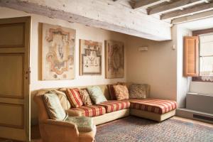 A seating area at Wp Relais Renaissance Retreat