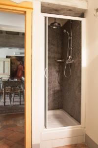 A bathroom at Wp Relais Renaissance Retreat