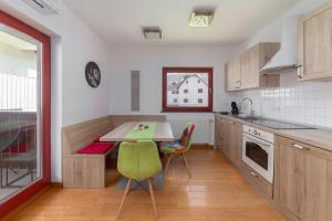 Η κουζίνα ή μικρή κουζίνα στο Timber Apartment