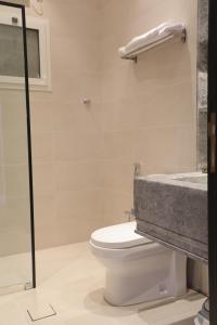 شقق هوليداي هوم tesisinde bir banyo