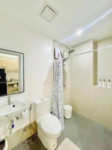Ένα μπάνιο στο WV 18 Serene & Minimalist Urban Studio