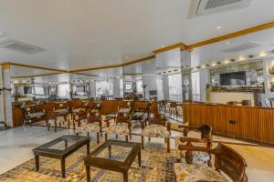 Clarks Resort The Archi`s Castle, Ajmer的休息区
