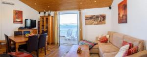 Χώρος καθιστικού στο Apartments Modri Dragulj