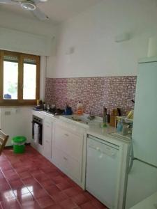 Fotografie z fotogalerie ubytování Cozy Apartment in Cittadella del Capo with Sea View v destinaci Cittadella del Capo