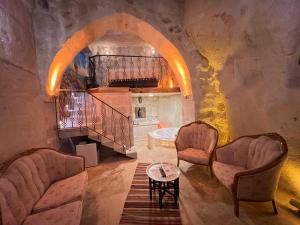A seating area at Atilla's Cave Hotel