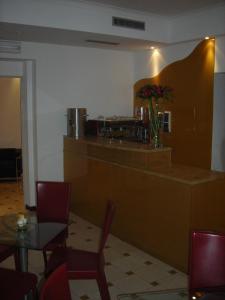 The lounge or bar area at Hotel Agli Artisti
