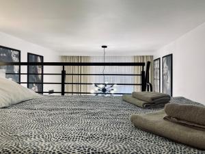 Postel nebo postele na pokoji v ubytování Apartment Premium Jacuzzi for couples, Old Town