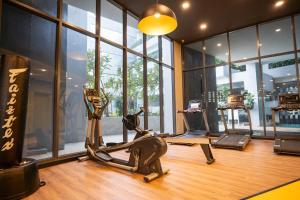 Fitness centrum a/nebo fitness zařízení v ubytování Neu Suites By Cozy Unit L20RA near KLCC & Jelatek LRT
