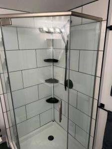 Bagno di Cozy Corner Charming 1BR with WiFi