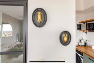 Kitchen o kitchenette sa Deluxe Studio La Cambre - with view