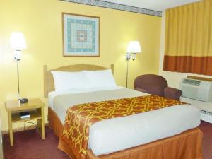 Cama o camas de una habitación en Royal Rest Motel