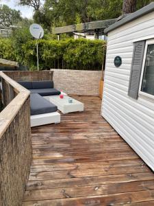 Balkón nebo terasa v ubytování Chez Flo Charmant mobile-home H89