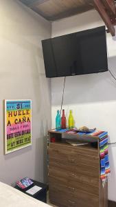 TV a/nebo společenská místnost v ubytování Apartarstudio muy bien ubicado, cercano a todo!!