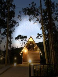 KanthalloorBeautiful Cottage with Swimming Pool At Kanthalloor的相册照片