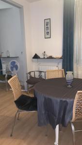 Imagen de la galería de Chic F2 Rue Brevannes, en Boissy-Saint-Léger