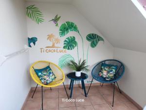 Istumisnurk majutusasutuses Ti Coco Luce family à Sainte Luce dans village de vacances