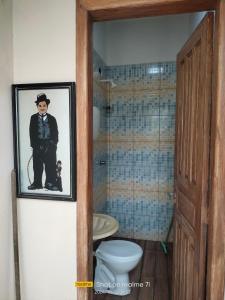 セーハ・グランデにあるCantinho da Pazのトイレ付きバスルーム