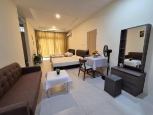 Katil atau katil-katil dalam bilik di Good view stay +38 gambar