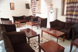Posezení v ubytování Tristar Hotel Kampala