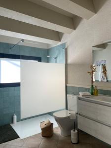 A bathroom at Casa de camp Les Tretes