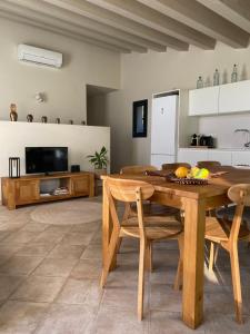 A kitchen or kitchenette at Casa de camp Les Tretes
