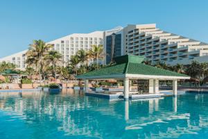 Bazén v ubytování Iberostar Selection Cancún nebo v jeho okolí