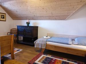Postel nebo postele na pokoji v ubytování Vinařský dvůr Turna + 34 fotografií