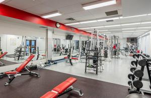 Fitness centrum a/nebo fitness zařízení v ubytování DEV Hotel and Conference Centre