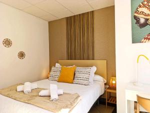 Posteľ alebo postele v izbe v ubytovaní Apartamento El Dorado cerca del mar