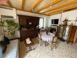 Μια τηλεόραση ή/και κέντρο ψυχαγωγίας στο MaMa's Home