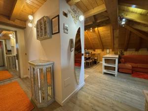 Χώρος καθιστικού στο Casa Vacanza Tonale