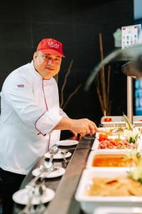 Jídlo v hotelu nebo okolí