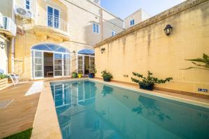 Bassein majutusasutuses 4 Bedroom Holiday Home with Private Pool või selle lähedal