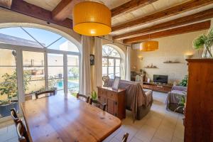 Foto sihtkohas Żebbuġ asuva majutusasutuse 4 Bedroom Holiday Home with Private Pool galeriist
