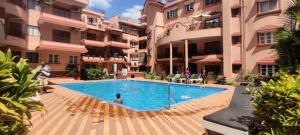 Bazén v ubytování Kyle Calangute 1 bhk luxury apartment with pool nebo v jeho okolí + 17 fotografií