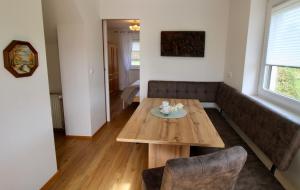 A seating area at Appartements Panorama Schlössl