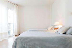 Posteľ alebo postele v izbe v ubytovaní Perfect getaway house 50m from Tamariu Beach -TF
