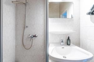 A bathroom at Stilvolle Stadtwohnung in Leoben