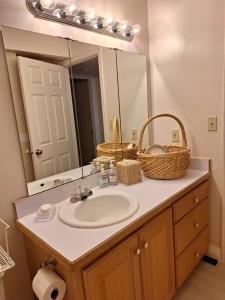 Vannituba majutusasutuses Value Apartment with Scenic Views