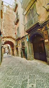 Khu vực xung quanh gần nhà khách