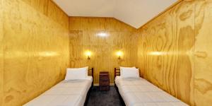 Postel nebo postele na pokoji v ubytování Burkes Pass Country Motels
