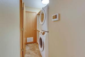 Fotografie z fotogalerie ubytování Central West End Condo Less Than 1 Mi to Forest Park! v destinaci Tower Grove