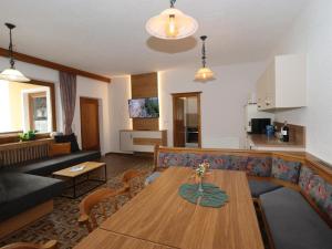 A kitchen or kitchenette at Ferienhaus Haas I