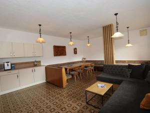 A kitchen or kitchenette at Ferienhaus Haas I