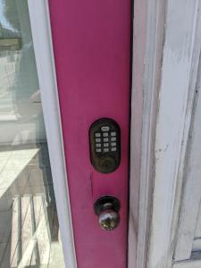 Foto de la galeria de Flamingle in Fushia- Unit A- Steps to the Beach! a Tybee Island